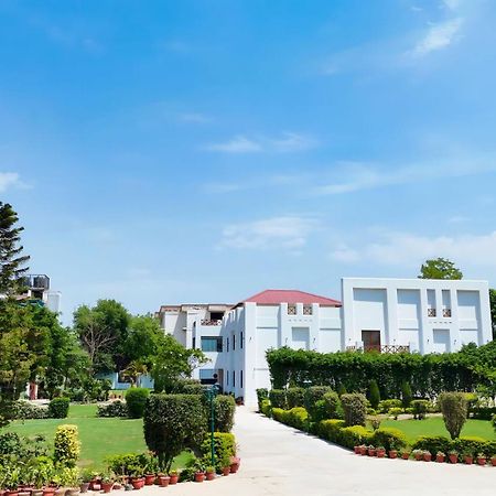 Pink Villa Boutique Hotel มีรัท ภายนอก รูปภาพ