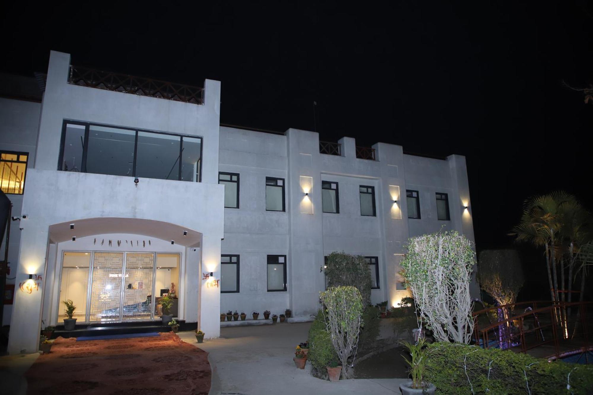 Pink Villa Boutique Hotel มีรัท ภายนอก รูปภาพ