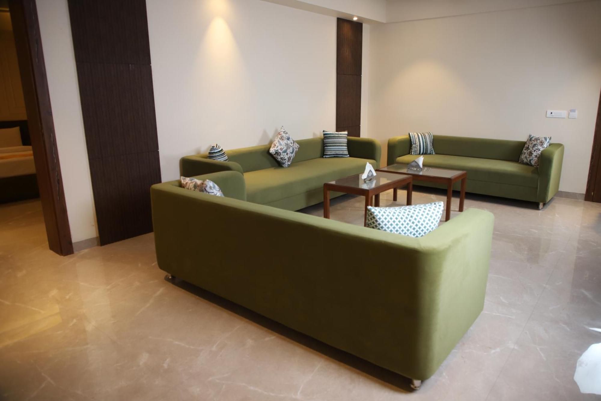 Pink Villa Boutique Hotel มีรัท ภายนอก รูปภาพ