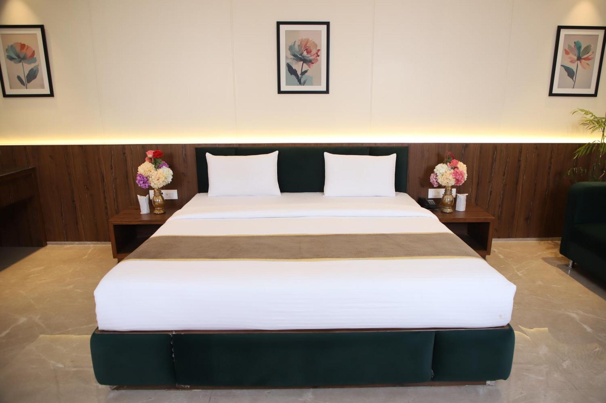 Pink Villa Boutique Hotel มีรัท ภายนอก รูปภาพ