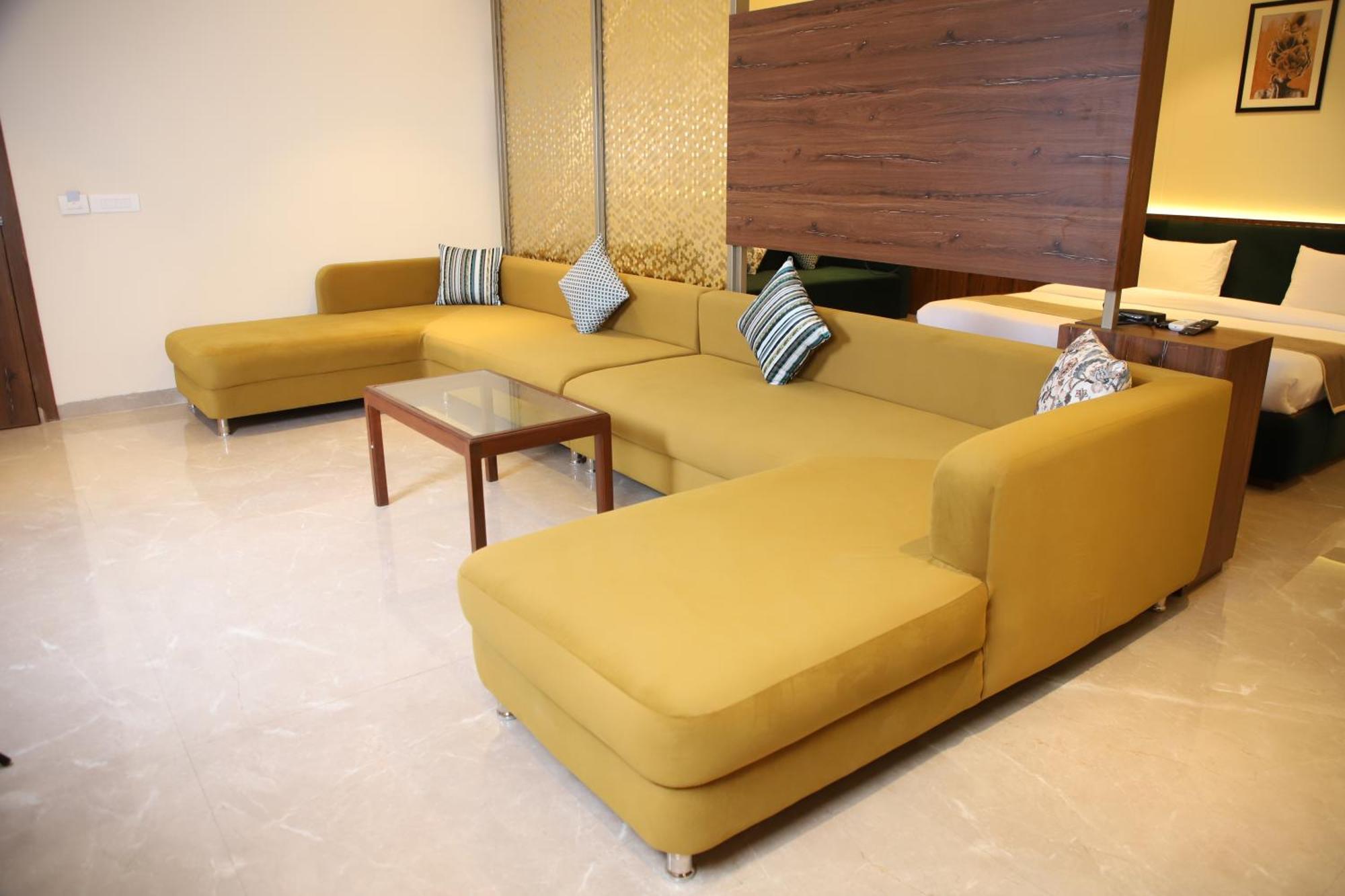 Pink Villa Boutique Hotel มีรัท ภายนอก รูปภาพ