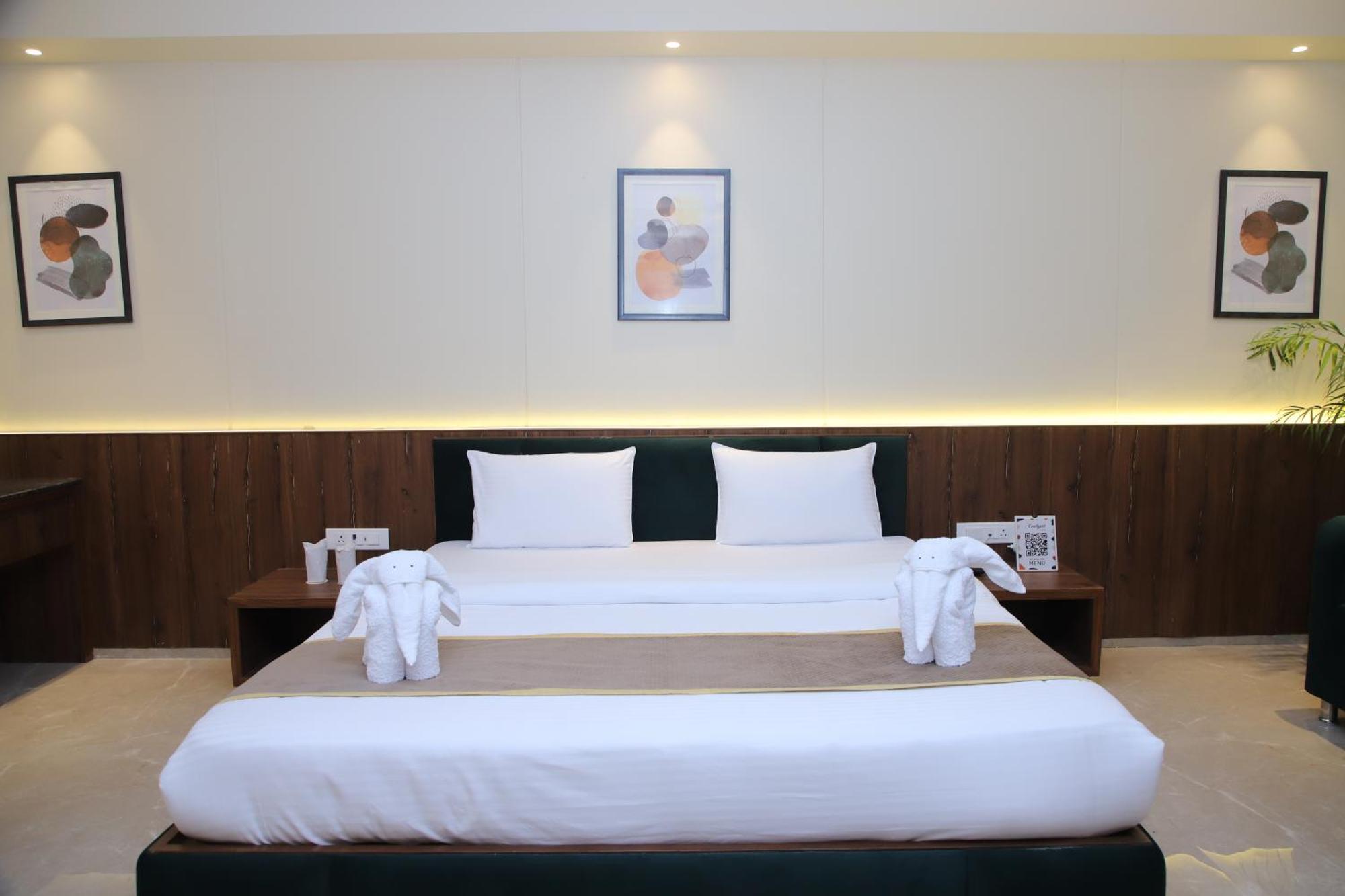 Pink Villa Boutique Hotel มีรัท ภายนอก รูปภาพ