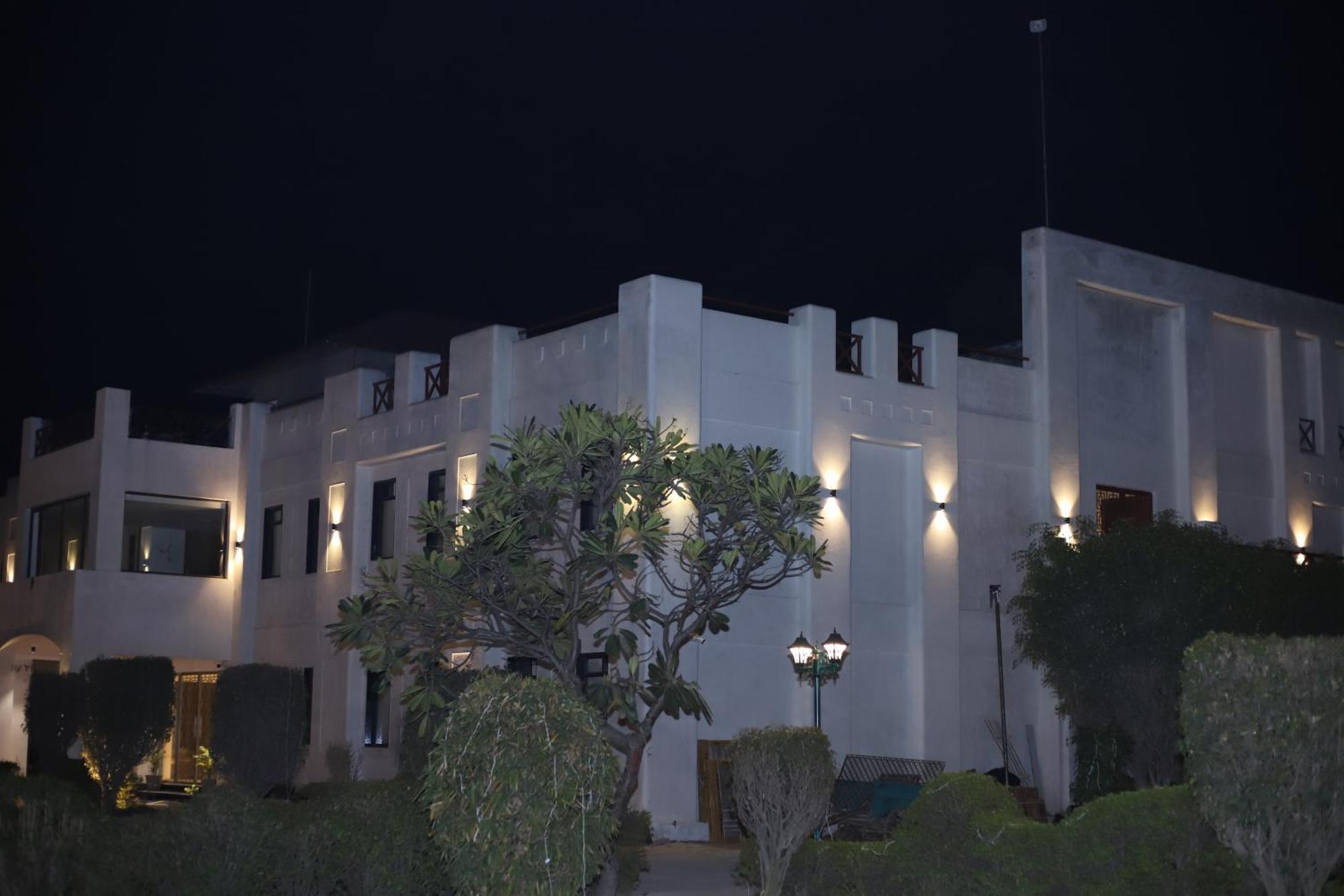 Pink Villa Boutique Hotel มีรัท ภายนอก รูปภาพ